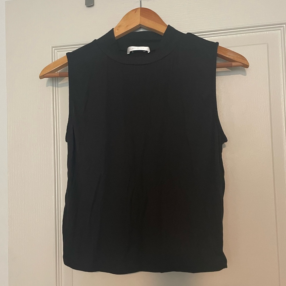 Italic lightweight sleeveless mockneck top - Sz L